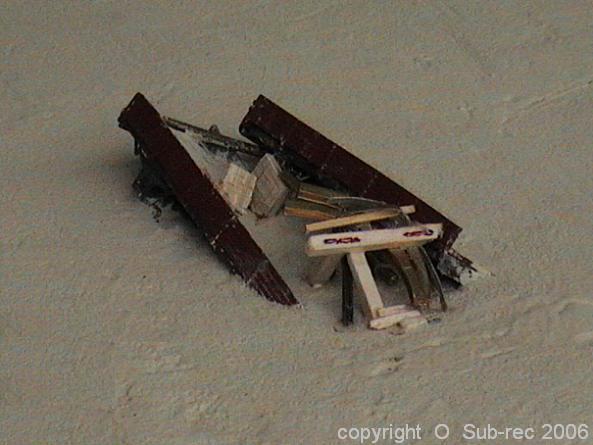 épave wagon, attelage et wagon du dessus